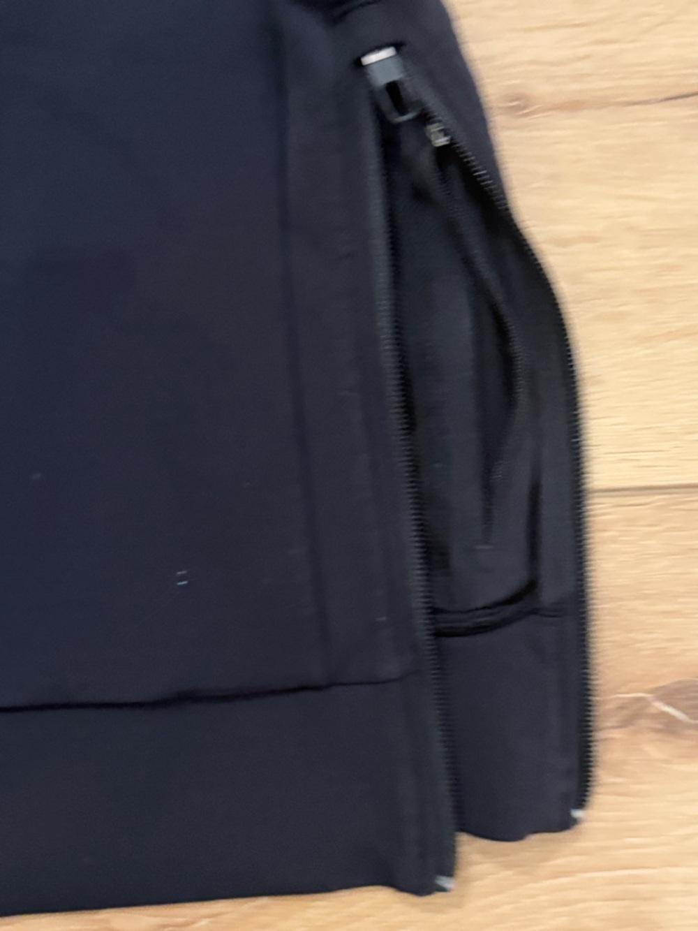 Lululemon Men's Black Hooded Pullover Sweatshirt - Picture 4 of 8